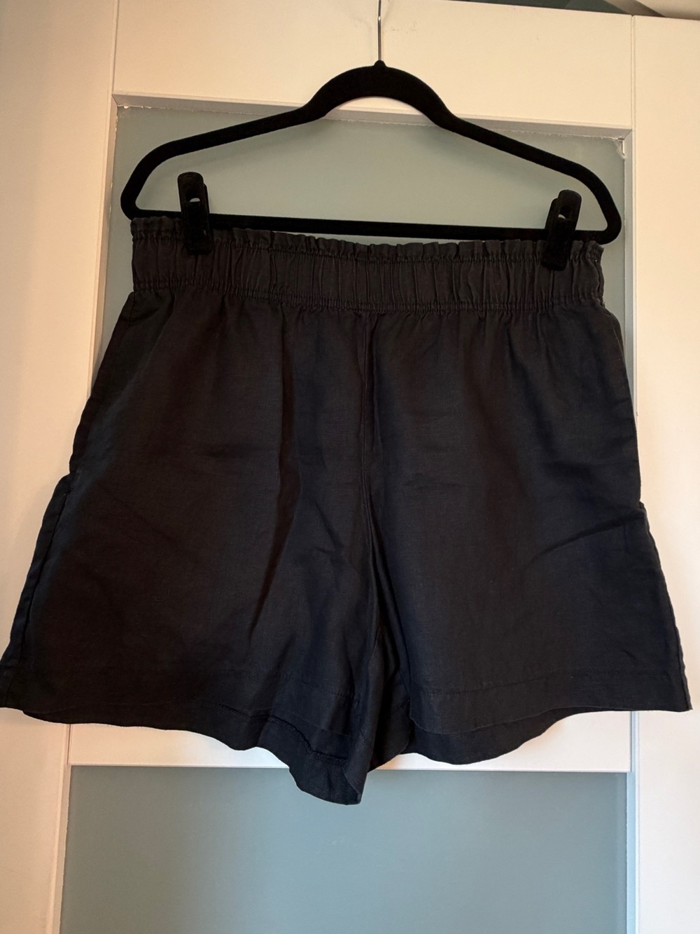 Quince Black Linen Shorts - Picture 3 of 7